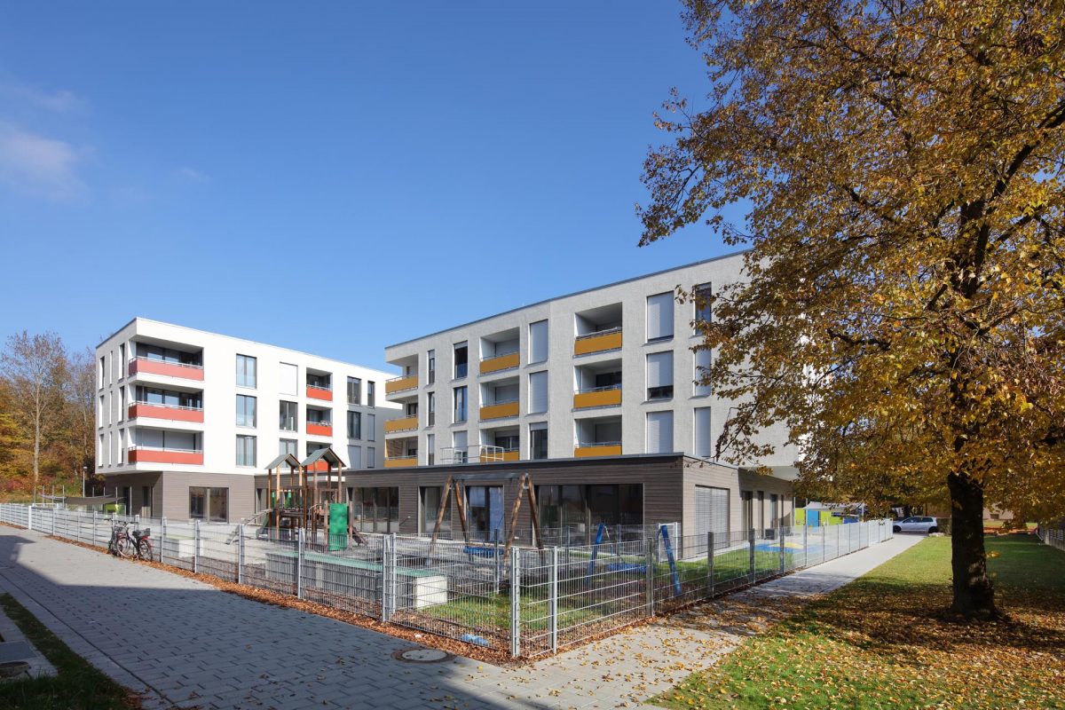 MEHRFAMILIENWOHNHAUS MIT INTEGRIERTER KITA IN ULM · Hullak Rannow