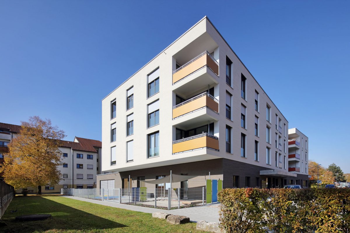 MEHRFAMILIENWOHNHAUS MIT INTEGRIERTER KITA IN ULM · Hullak Rannow