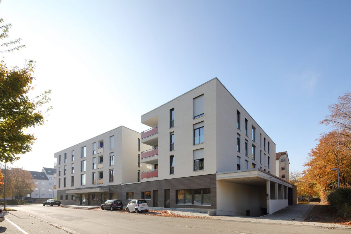 MEHRFAMILIENWOHNHAUS MIT INTEGRIERTER KITA IN ULM · Hullak Rannow